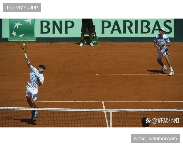 邓罗16分3篮板3助攻稳定输出 活塞射手外线威胁持续在线